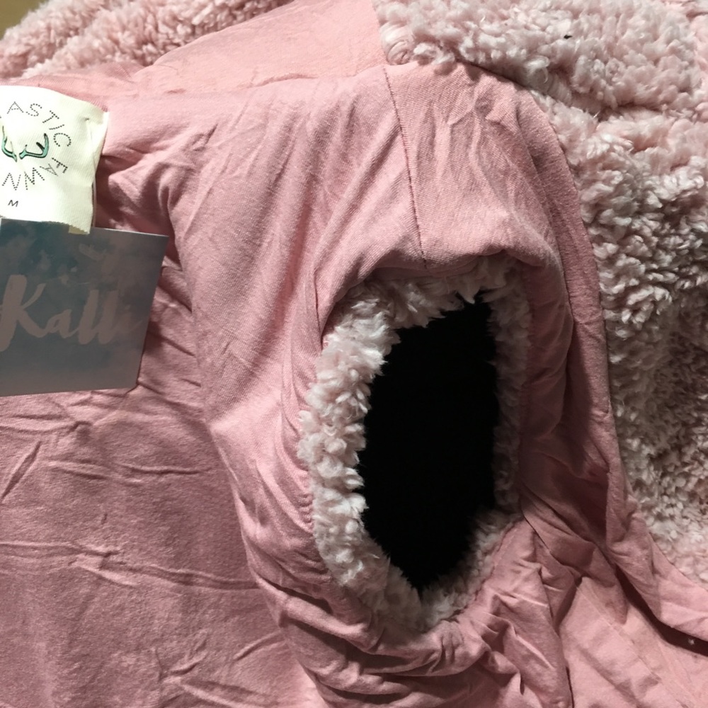 Last one sz small🌸Blush Sherpa hooded vest.🌸 - Picture 8 of 8